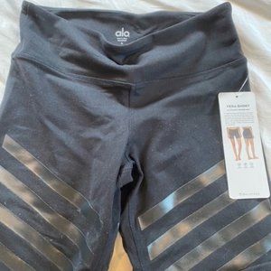 ALO Yoga Lineal Vera Short